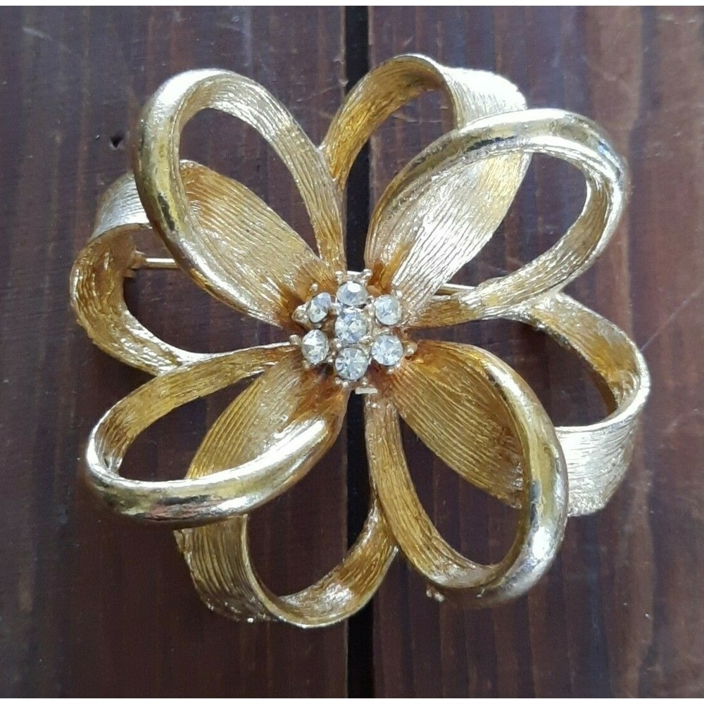 Vintage Pauline Rader Gold Tone Textured Ribbon Bow Flower Rhinestones Brooch